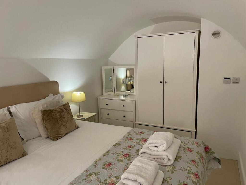 Ferienwohnung Beautiful 3 Bed Basement Flat With Garden Bath Exterior foto
