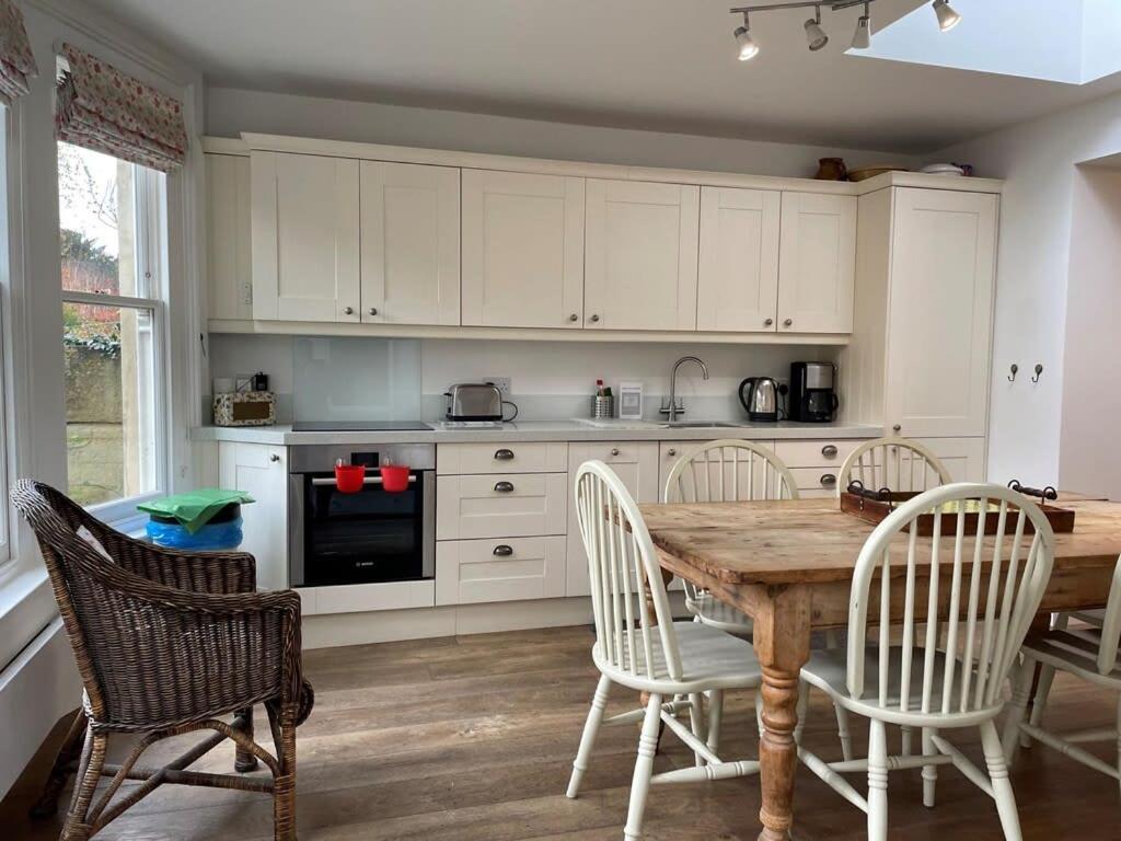 Ferienwohnung Beautiful 3 Bed Basement Flat With Garden Bath Exterior foto