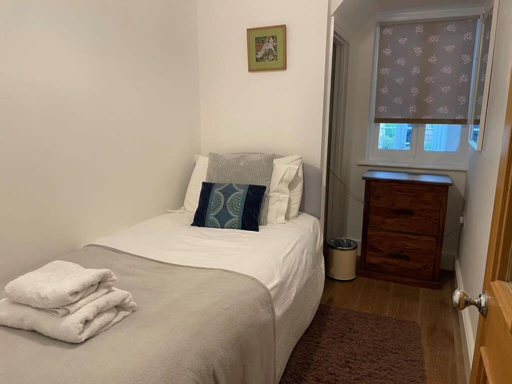 Ferienwohnung Beautiful 3 Bed Basement Flat With Garden Bath Exterior foto